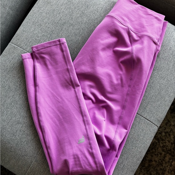 Fabletics Workout Set - Picture 2 of 6